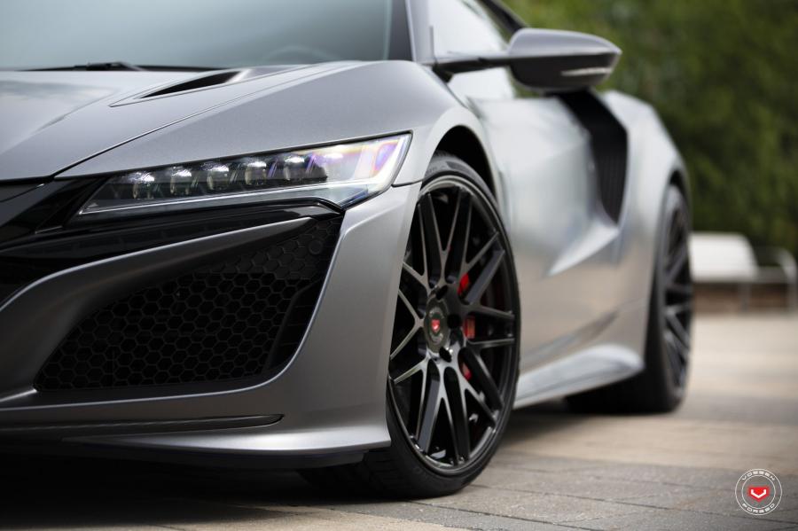 Детали экстерьера Acura NSX on Vossen Wheels (VPS-314) 2018 года  (фото 53 из 74)
